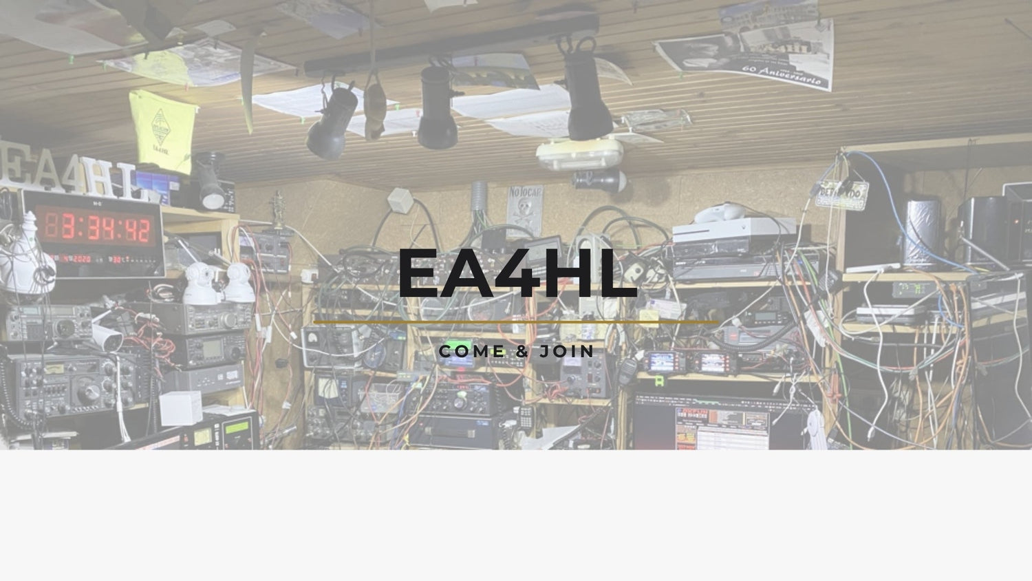 Silencio en el dial, voces en el aire: La pasión por la radio en Plasencia